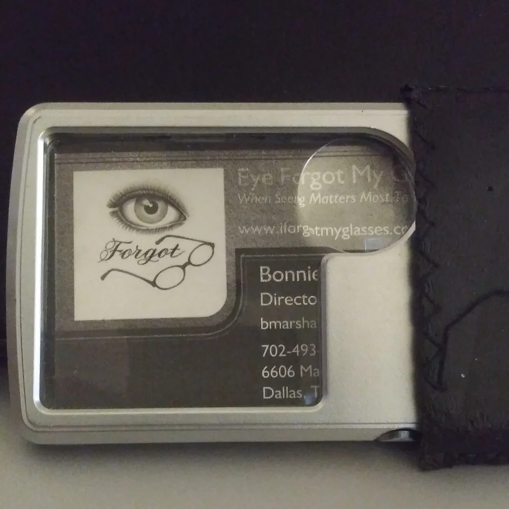 Amazing EFMG LED Lighted Card Size Magnifier Small Compact Powerful Convenient